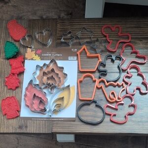 ⭐3/$12⭐ Holiday Cookie Cutters